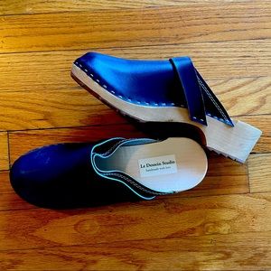 NWOT Le Dessein Studio clogs
